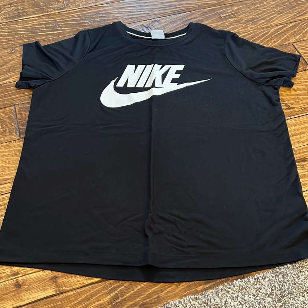 Nike tee shirt